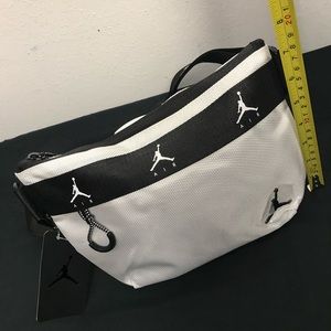 Jordan Shoulder bag